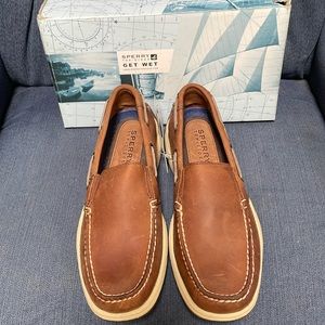 Mens Size 8 1/2 Sperry brown leather loafer New w/tags see pics-few marks on top